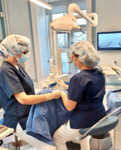 kirurgi Tandlæger gør klar til kirurgi